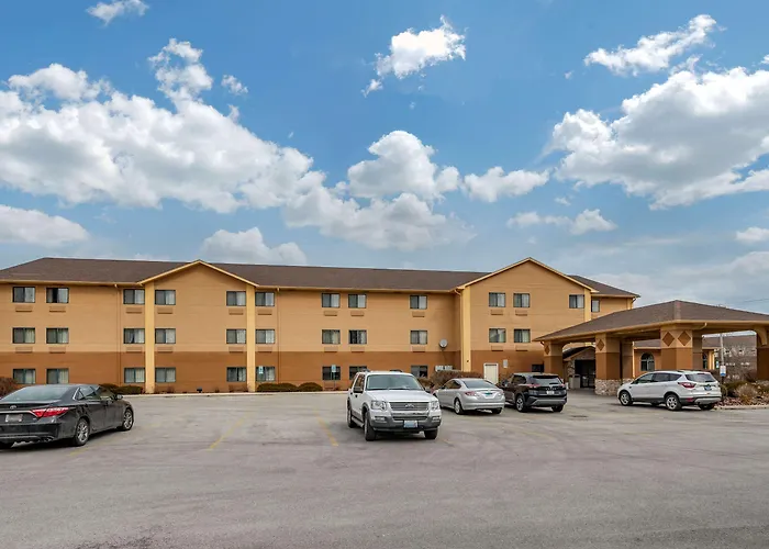 Comfort West I-80 Inn 4*