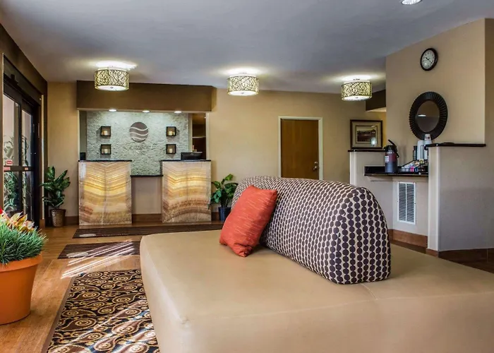 Comfort West I-80 Inn 4*