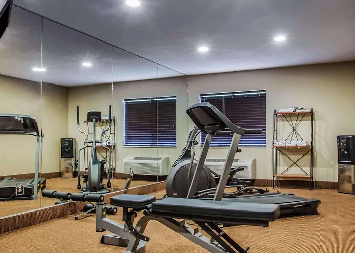 Comfort West I-80 Inn 4*