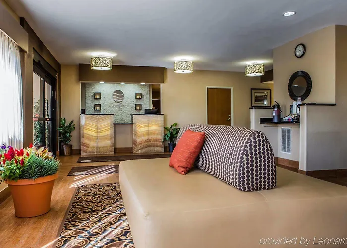 Comfort West I-80 Inn 4*